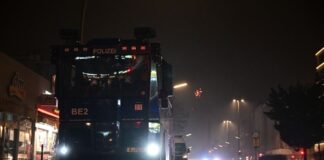 Bilanz: 2.340 Einsätze, 800 Ermittlungen, 430 Festnahmen In der Silvesternacht in Berlin wird die Polizei zu 2.340 Einsätzen gerufen.