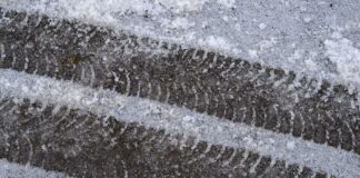 Eisige Nächte – bis zu minus 14 Grad erwartet Durch den Dauerfrost bleiben die Straßen glatt. (Symbolbild)