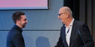 Stille Tage in Potsdam: SPD und CDU schmieden ihr Bündnis Brandenburgs Ministerpräsident Dietmar Woidke (SPD, rechts) und SPD-Generalsekretär Kurt Fischer sind mitten in den Koalitionsverhandlungen mit der CDU. (Archivbild)