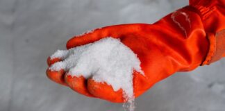 Gericht stoppt privaten Einsatz von Streusalz wieder Gericht stoppt Einsatz von Streusalz in Berlin. (Symbolbild)