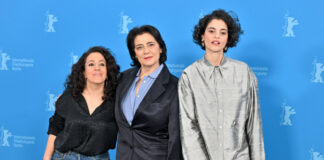 Unsere Berlinale-Lieblinge #1: In a Whisper Die Regisseurin Leyla Bouzid (links), und die Darstellerinnen Hiam Abbass (mittig) und Eya Bouteraa (rechts); Bild: IMAGO/ABACAPRESS