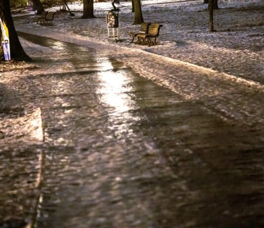 Neuer Eisregen erwartet – Winter erschwert weiter den Alltag Der DWD erwartet wieder Eisregen am Donnerstag.