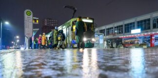 Chaos bei Bus und Tram droht – Warnstreiks in Brandenburg Zwei Warnstreiks sorgen für erhebliche Einschränkungen bei Bussen und Bahnen in Brandenburg. (Archivbild)