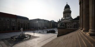 Kondolenzbuch für Rita Süssmuth in Berlin ausgelegt Trauer um Rita Süssmuth: Im Deutschen Dom am Gendarmenmarkt liegt ein Kondolenzbuch aus, in das sich Bürgerinnen und Bürger eintragen können. (Symbolbild)