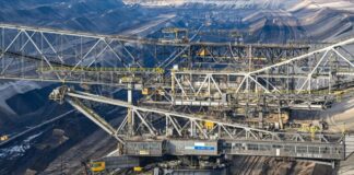 Sprengung von Bergbau-Koloss beendet Ära im Braunkohlerevier Mit der bevorstehenden Sprengung der Förderbrücke F60 im ehemaligen Tagebau Jänschwalde in der Lausitz verschwindet eine der größten mobilen Technikanlagen der Welt. (Archivbild)