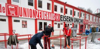 Vor Frankfurt-Spiel: Räumarbeiten bei Union gehen voran Viel war um das Stadion schon von Eis und Schnee befreit. (Archivbild)
