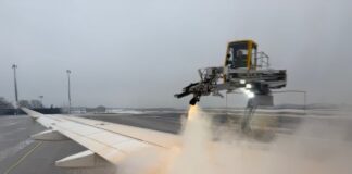 Flugzeuge am BER starten wieder Am BER können langsam die Maschinen wieder starten - nachdem sie enteist wurden.