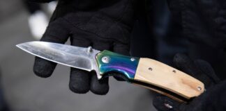 Mit Messer zum Gericht – Tausende Funde bei Kontrollen Bei Einlasskontrollen in Berliner Gerichten finden die Justizbeamten immer wieder Messer. (Symbolbild)
