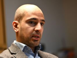 Ahmed Abed ist Co-Fraktionsvorsitzender der Linken im Neuköllner Bezirksparlament.   