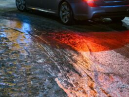 Glätte-Warnung Teile Brandenburgs – Busse stehen still Erneut gibt es eine Warnung vor Glätte. (Archivbild)