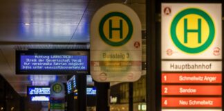 Warnstreik legt Berufsverkehr in Brandenburg teils lahm In Brandenburg sorgt ein Verdi-Warnstreik für Behinderungen im Nahverkehr.