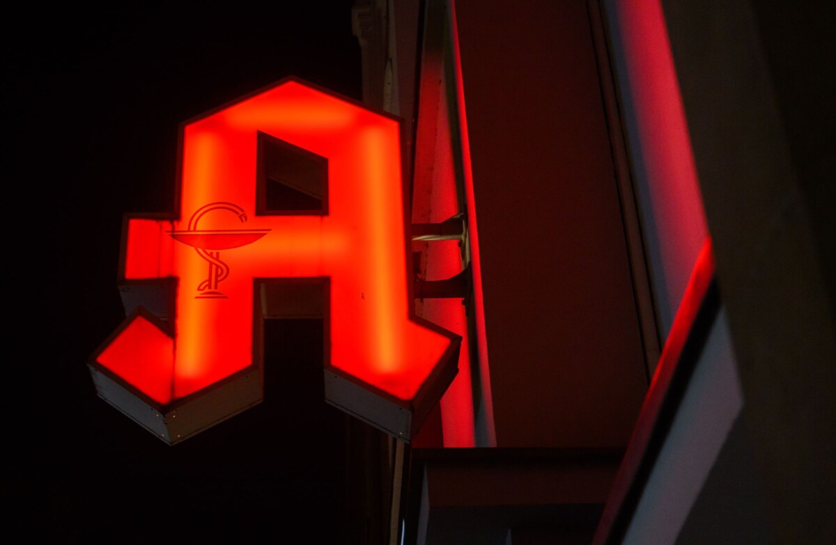 Apotheke In Brandenburg sollen die Apotheken künftig weniger Notdienste anbieten. (Symbolbild)