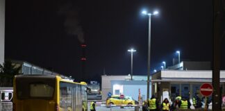 Nahverkehr in Berlin nach Warnstreik wieder angelaufen Den ganzen Montag über haben Beschäftigte der BVG mit einem Warnstreik den Berliner Nahverkehr lahmgelegt. (Archivbild)