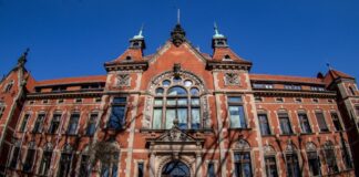 Landtag Brandenburg setzt U-Ausschuss zu Flüchtlingsheim ein Ein Untersuchungsausschuss des Brandenburger Landtags soll auf Initiative der AfD die Flüchtlingsunterbringung im Landkreis Ostprignitz-Ruppin untersuchen (Archivbild).