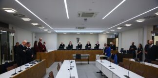 Hamas-Waffenlager in Europa: Haftstrafen für vier Mitglieder Laut Anklage sollen die 36- bis 58-Jährigen als sogenannte Auslandsoperateure für Waffendepots in mehreren europäischen Staaten zuständig gewesen sein, die für Anschläge genutzt werden sollten. (Archivbild)