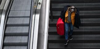 Bahn: Reparatur von Rolltreppen am Hauptbahnhof kommt voran Seit rund vier Wochen stehen viele Rolltreppen am Berliner Hauptbahnhof und anderen deutschen Bahnhöfen still. (Archivbild)