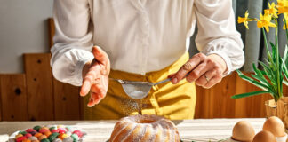 Von Tulpen bis Osterhasen: Denns BioMarkt macht Ostern nachhaltig und lecker Für einen leckeren Kuchen an Ostern finden sich bei Denns BioMarkt die besten Zutaten. Foto: iStock / Getty Images Plus / Ekaterina Fedulyeva