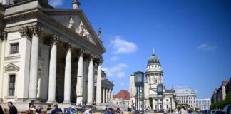 Der Gendarmenmarkt in Berlin hat vergleichsweise wenig Grün zu bieten. (Archivfoto) 