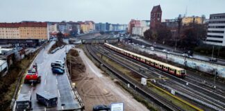 Im Zusammenhang mit dem Neubau der Westendbrücke kommt es Anfang Mai zu Sperrungen auch auf der A100. (Archivbild)