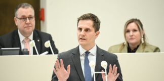 Minister zu digitaler Gewalt: «Männer können lauter werden» Minister Grimm hat in seiner Rede die Männer in Brandenburg angesprochen. (Archivbild)