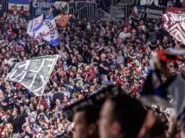 Angriff auf Köln-Fans: Eisbären sprechen Stadionverbote aus Nach dem Heimspiel der Eisbären war es zu der Attacke gekommen. (Symbolbild)