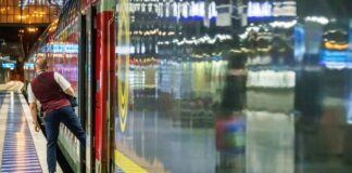 Zugbegleiter trotzt Gewalt und bekommt Ehrung für sein Herz Für alle, die anpacken und in Erinnerung bleiben: Bahnmitarbeiter bekommen Auszeichnung. (Symbolbild)