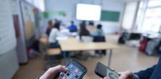 Medienanstalt: Altersgrenzen allein schützen Kinder nicht Ob Altersbeschränkungen für die Social-Media-Nutzung helfen, ist umstritten. (Symbolbild)