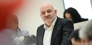 Minister lässt erneute Ausbaubeiträge für Brandenburg offen Brandenburgs Verkehrsminister Robert Crumbach (SPD) will die Ausgleichszahlungen an Kommunen für die abgeschafften Straßenausbaubeiträge prüfen. (Archivbild)