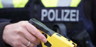 Mit Elektroschocker: Polizei nimmt Betrunkenen fest Kam zum Einsatz: ein Distanzelektroimpulsgerät. (Symbolbild)
