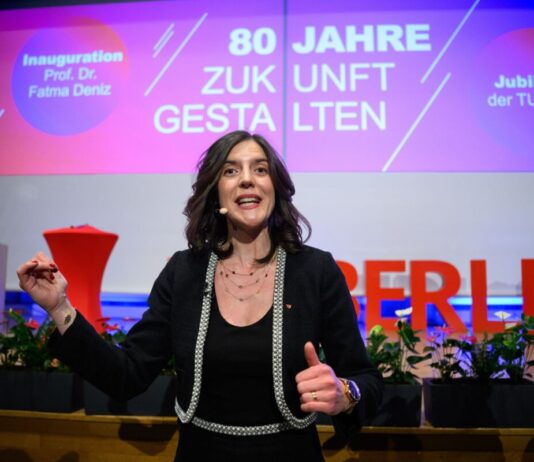 TU-Präsidentin Fatma Deniz feierlich ins neue Amt eingeführt Die Technische Universität Berlin ist 80 Jahre alt und hat mit Fatma Deniz nun eine neue Präsidentin.