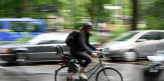 Neue Fahrradroute in Berlin: «Warmes Licht und kühles Bier» In Berlin gibt es viele neue Möglichkeiten, die Geschichte der Stadt auf dem Fahrrad zu entdecken. (Symbolbild)