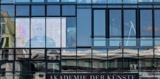 Die Akademie der Künste hat Teile eines Grass-Manuskripts erworben. (Archivbild)