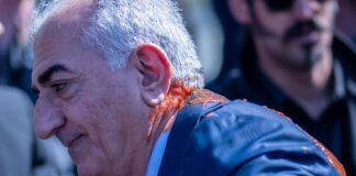 Schah-Sohn Pahlavi mit Tomate beworfen Der iranische Exilpolitiker Reza Pahlavi ist laut Polizei bei seinem Berlin-Besuch mit Tomaten beworfen worden.