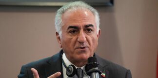Reza Pahlavi in Berlin: Hoffnungsträger oder Spaltfigur? Im Januar folgten im Iran Menschenmassen Pahlavis Protestaufruf. (Archivbild)