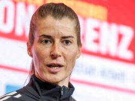 Historisches Debüt: Eta sucht den Fußball-Fokus Marie-Louise Eta spricht bei der Union-Pressekonferenz.