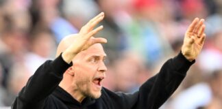 Der 1. FC Köln um Trainer René Wagner kann mit einem Sieg die Konkurrenz unter Druck setzen. (Archivbild)