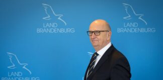 Woidke: Viele Ostdeutsche auf gesetzliche Rente angewiesen Brandenburgs Ministerpräsident Dietmar Woidke (SPD) weist in der Rentendebatte auf ostdeutsche Besonderheiten hin. (Archivbild)