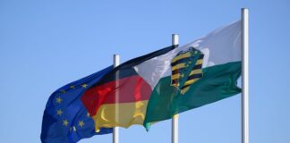 Studie: Ostdeutschland profitiert stärker von EU-Förderung Laut einer aktuellen Studie des Dresdner Ifo-Instituts haben ostdeutsche Hochschulstandorte besonders von EU-Strukturfördermitteln profitiert. (Symbolbild)