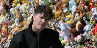 Kuscheltiere für Kinderschutz: «Kleinen eine Stimme geben» Mit 5.000 Kuscheltieren will der Künstler ein Zeichen setzen.