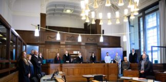 Mordprozess: Palliativarzt spricht am Telefon vom Töten Als erste Zeugin im Prozess gegen einen Palliativarzt, der 15 Patienten getötet haben soll, sagte eine ehemalige Chefin des 40-Jährigen aus. (Archivbild)