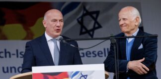 Deutsch-Israelische Gesellschaft: Wechsel an der Spitze Der Vorsitzende der Deutsch-Israelischen Gesellschaft (DIG) Berlin und Brandenburg Jochen Feilcke (r) kandidiert nicht erneut. (Archivbild)