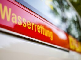 Saunafloß brennt auf Müggelsee – fünf Verletzte Die Feuerwehr konnte den Brand von einem eigenen Boot aus löschen. (Symbolbild)