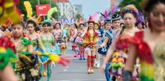 30 Jahre Karneval der Kulturen – knappe Finanzen und Spenden Der Berliner Karneval der Kulturen feiert seinen 30. Geburtstag. (Archivbild)
