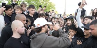 Arda Saatci wurde bei seiner Ankunft in Berlin von euphorischen Fans begrüßt.