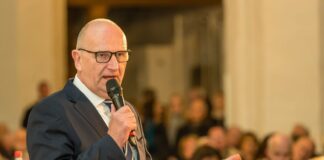 Woidke geht auf Tour – Bürgerdialog und Kabinett vor Ort Brandenburgs Ministerpräsident Dietmar Woidke (SPD) und sein Kabinett starten wieder den Bürgerdialog und die Kabinettsrunden in Landkreisen. (Archivbild)