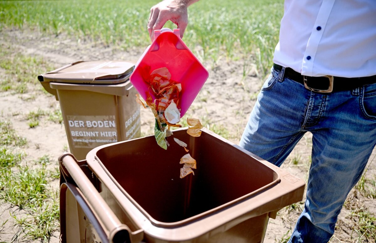 Tag der Biotonne Manchmal landen in der Biotonne leider auch Dinge, die dort nicht reingehören.