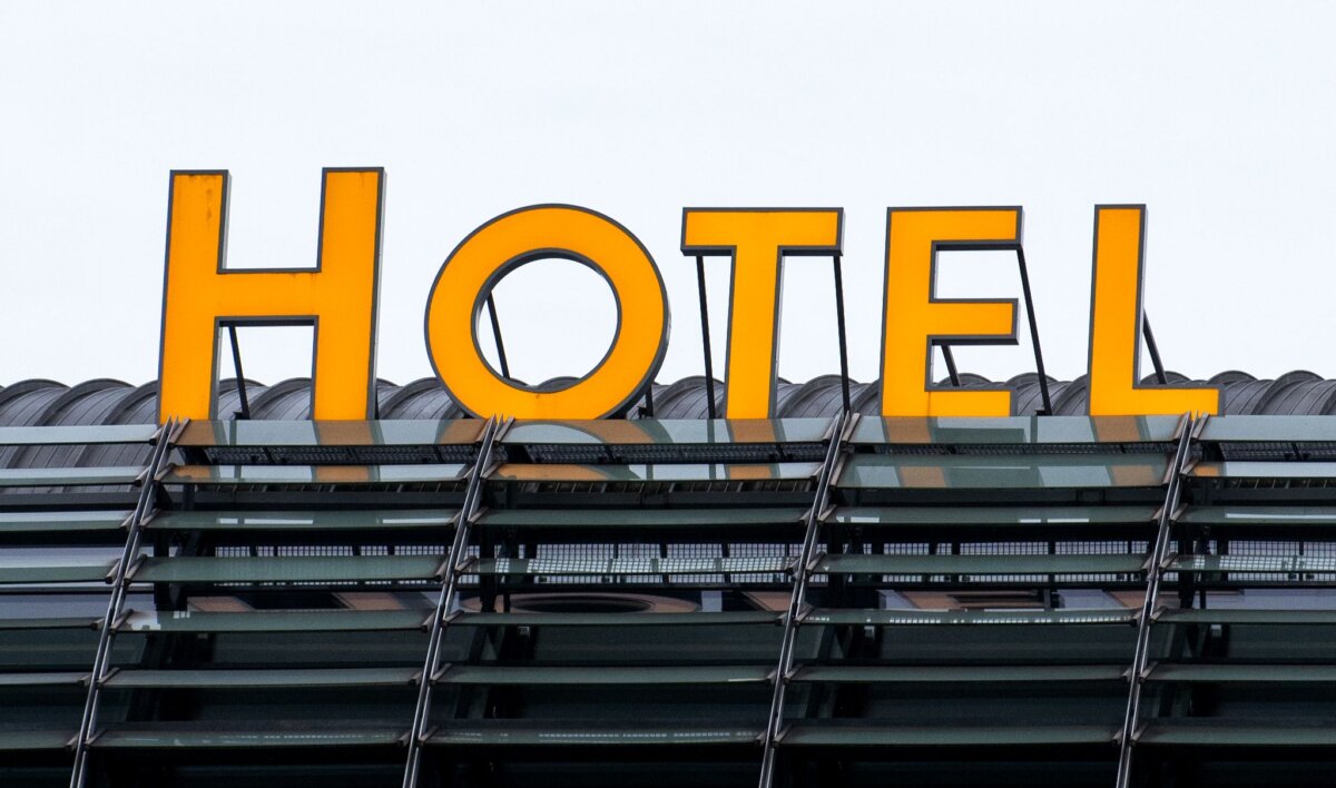 Hotel Mehr als ein Jahr wohnte ein Mann mit Frau und Kindern in einem Berliner Hotel. (Symbolbild)