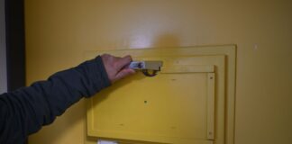 Nach Missbrauchsvorwürfen gegen einen Straftäter im Maßregelvollzug sind die fristlosen Kündigungen der ärztlichen Leitung in Brandenburg an der Havel vom Tisch. (Symbolbild)
