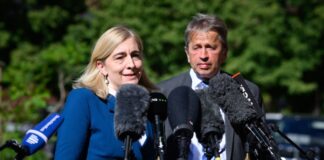 Ebola-Patient in Berlin stabil – Familie symptomfrei Bundesgesundheitsministerin Nina Warken hat die Charité besucht.