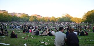Nach Angaben der Polizei verlief der 1. Mai in Berlin bisher ausgesprochen friedlich.